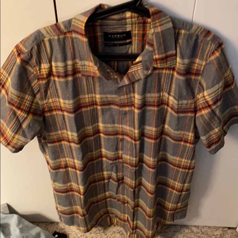 Men’s short sleeve button down